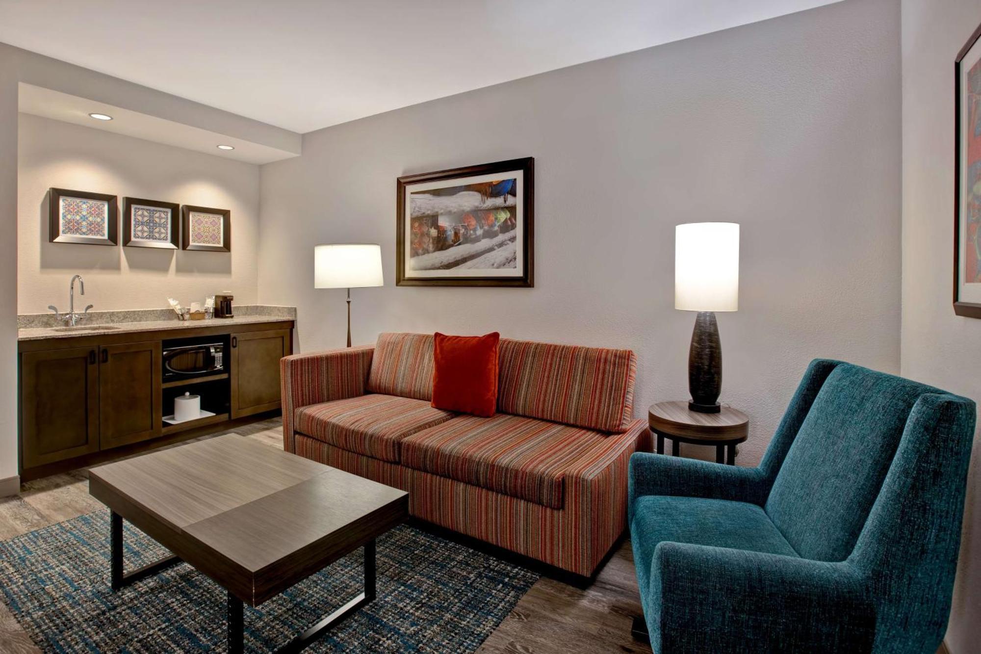 Hampton Inn&suites Riverwalk Hotel 3*