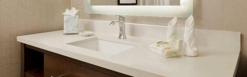 Hampton & Riverwalk 3*